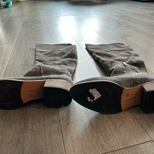 Vince camuto grey knee high boots size 10